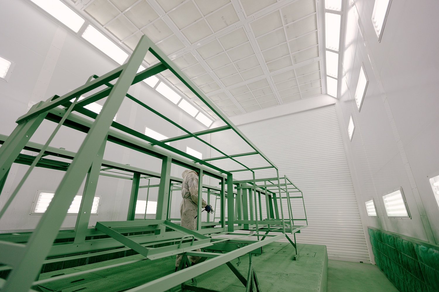 Нанесение лакокрасочных покрытий